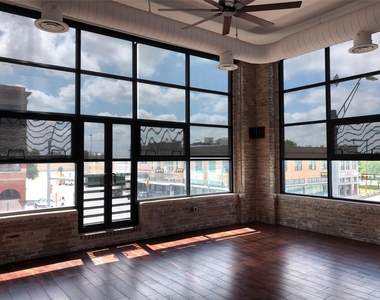 110 W 2nd St - Photo Thumbnail 1
