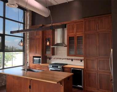110 W 2nd St - Photo Thumbnail 4