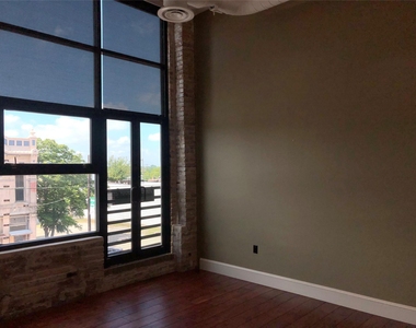110 W 2nd St - Photo Thumbnail 6