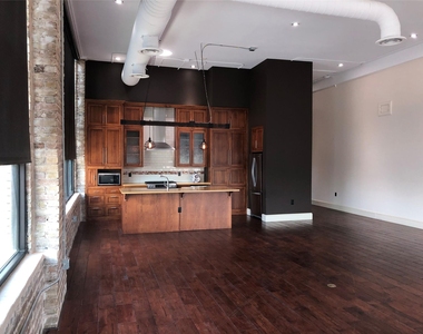 110 W 2nd St - Photo Thumbnail 3