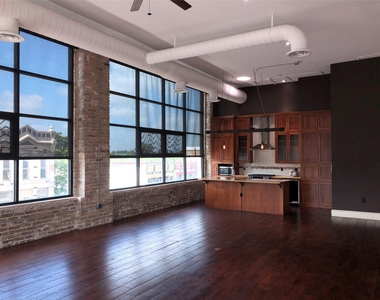 110 W 2nd St - Photo Thumbnail 2