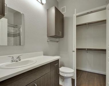 2822 Rio Grande St - Photo Thumbnail 16