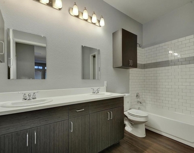 2822 Rio Grande St - Photo Thumbnail 12