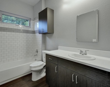 2822 Rio Grande St - Photo Thumbnail 14