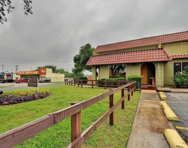 2414 Ventura Dr - Photo Thumbnail 9