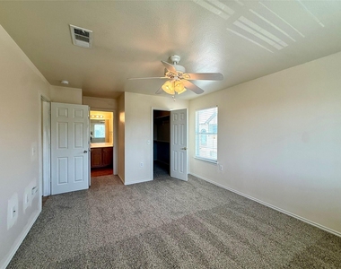 6912 Meador Ave - Photo Thumbnail 15