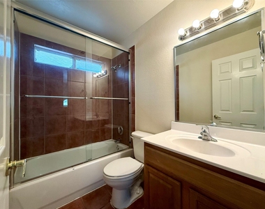 6912 Meador Ave - Photo Thumbnail 21