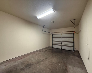6912 Meador Ave - Photo Thumbnail 10