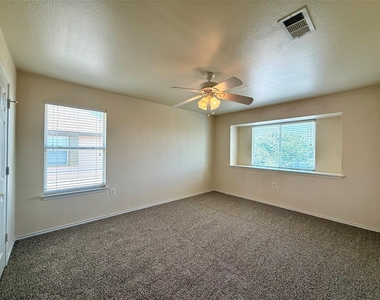 6912 Meador Ave - Photo Thumbnail 14