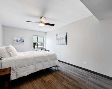 3301 Red River St - Photo Thumbnail 14