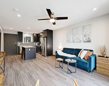 3301 Red River St - Photo Thumbnail 6