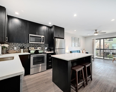 3301 Red River St - Photo Thumbnail 2