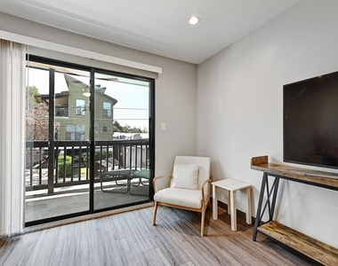 3301 Red River St - Photo Thumbnail 8