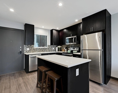 3301 Red River St - Photo Thumbnail 24