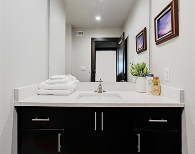 3301 Red River St - Photo Thumbnail 18