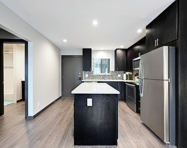 3301 Red River St - Photo Thumbnail 9