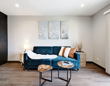 3301 Red River St - Photo Thumbnail 5