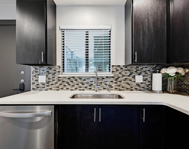 3301 Red River St - Photo Thumbnail 11