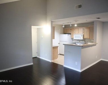 7701 Timberlin Park Boulevard - Photo Thumbnail 4