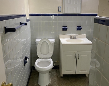 912 Arco Drive - Photo Thumbnail 4