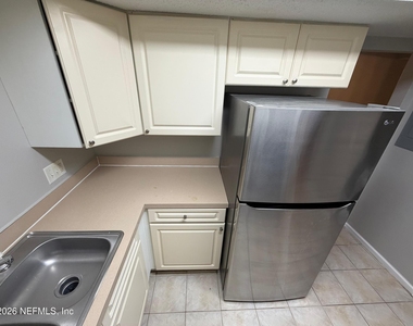 3864 La Mirada Drive - Photo Thumbnail 8