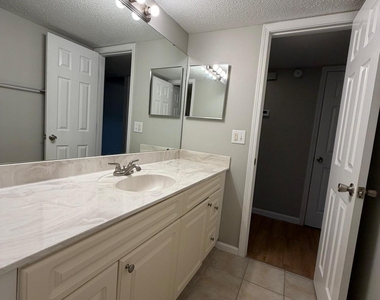 3864 La Mirada Drive - Photo Thumbnail 24