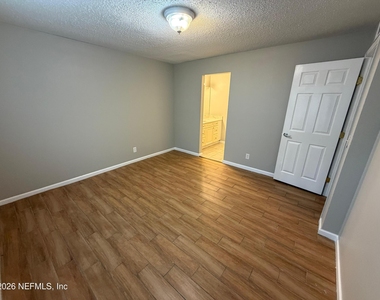 3864 La Mirada Drive - Photo Thumbnail 18