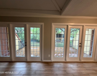 3864 La Mirada Drive - Photo Thumbnail 11