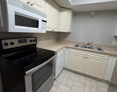 3864 La Mirada Drive - Photo Thumbnail 5