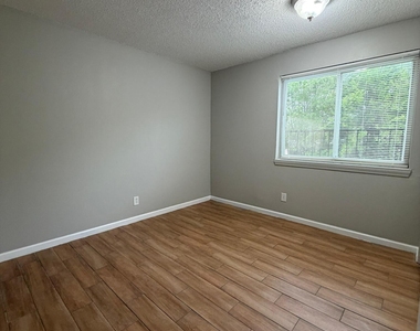 3864 La Mirada Drive - Photo Thumbnail 14