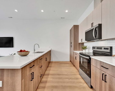 1615 W 13 Street - Photo Thumbnail 6