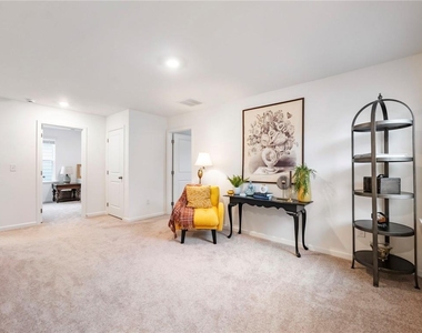 680 Groover Street - Photo Thumbnail 18