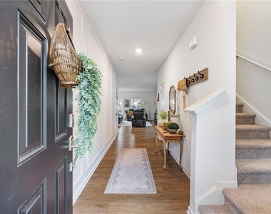 680 Groover Street - Photo Thumbnail 1