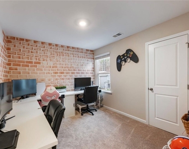 680 Groover Street - Photo Thumbnail 28