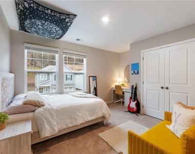 680 Groover Street - Photo Thumbnail 30