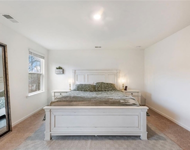 680 Groover Street - Photo Thumbnail 21