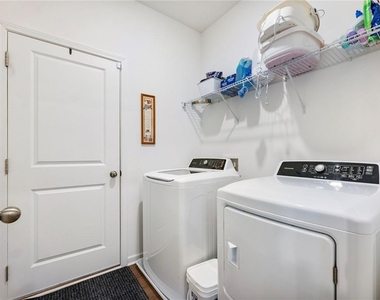 680 Groover Street - Photo Thumbnail 14