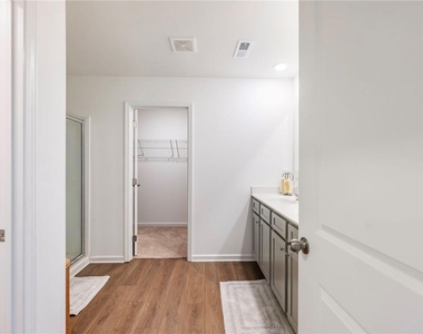 680 Groover Street - Photo Thumbnail 23