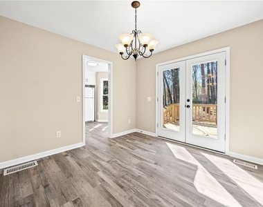228 Hawkins Farm Circle - Photo Thumbnail 9