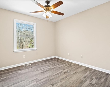 228 Hawkins Farm Circle - Photo Thumbnail 25