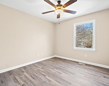 228 Hawkins Farm Circle - Photo Thumbnail 23