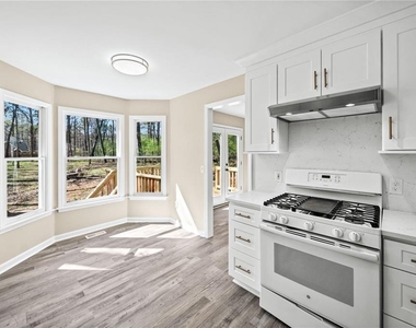 228 Hawkins Farm Circle - Photo Thumbnail 15