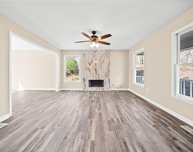 228 Hawkins Farm Circle - Photo Thumbnail 7