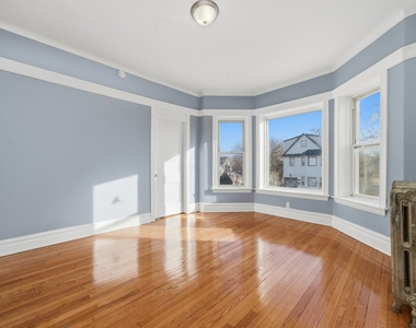 7442 S Langley Avenue - Photo Thumbnail 3