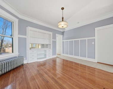 7442 S Langley Avenue - Photo Thumbnail 2