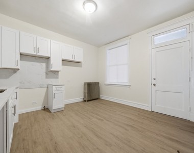 7442 S Langley Avenue - Photo Thumbnail 5