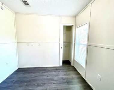 71 Woodrow St 71 - Photo Thumbnail 4