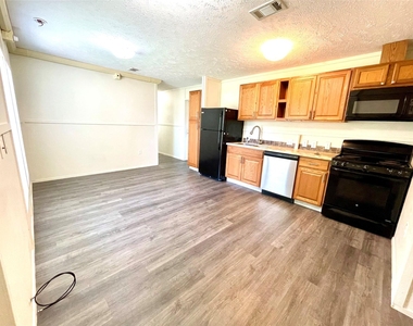 71 Woodrow St 71 - Photo Thumbnail 6