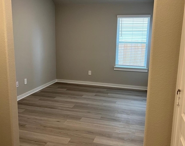 14330 Azalea Tree Dr - Photo Thumbnail 9