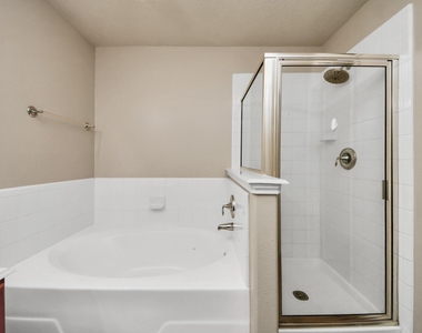 1818 Fergus Park Court - Photo Thumbnail 27
